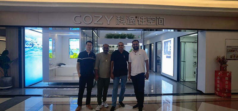 Indian customers visit the COZY Xiangcheng factory