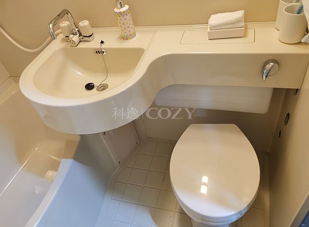 Popular in Japan prefabricated bathroom with bathtub all in one toilet pod for hotel(BUH1316)